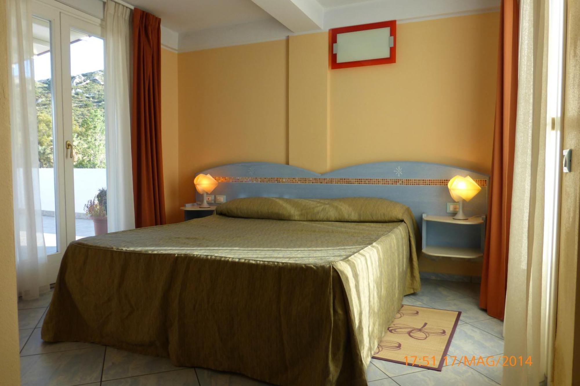 Chentu Lunas Hotel